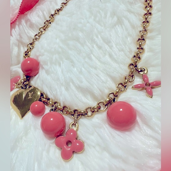 LOUIS VUITTON Enamel Sweet Monogram Necklace! - Picture 8 of 16